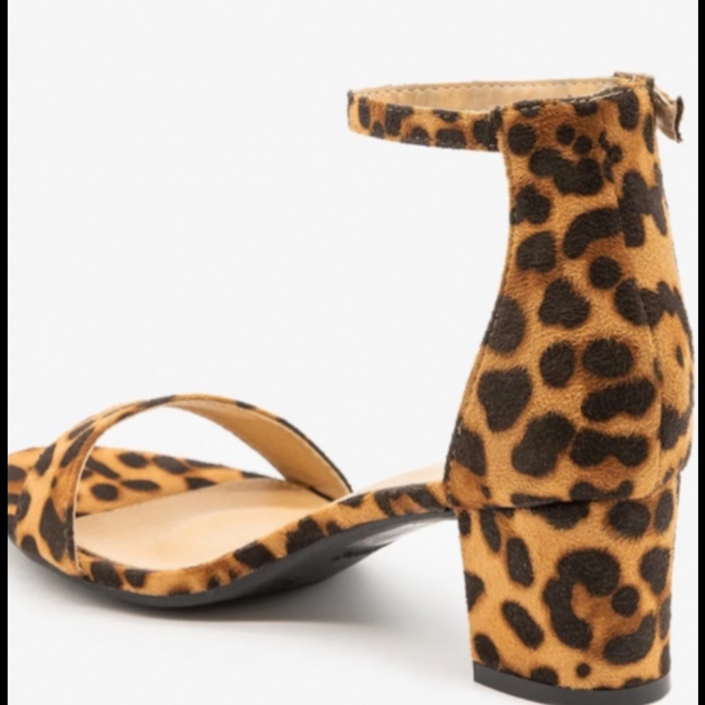Bella Marie 7 1/2 leopard print Sandler